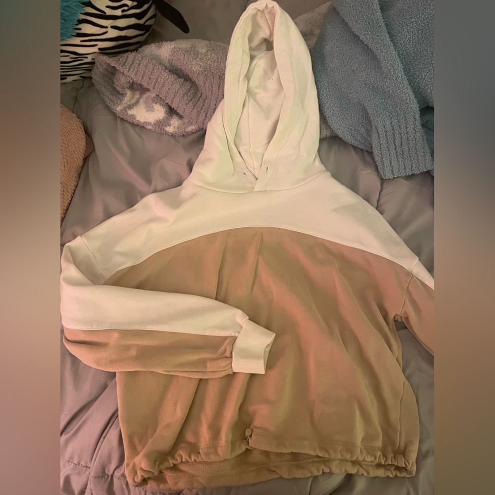 White and tan cropped hoodie (with scrunch at the bottom)